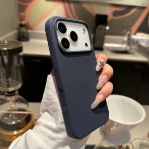 17 Pro Max Large Opening Liquid Silicone Invisible Magnetic Phone Case